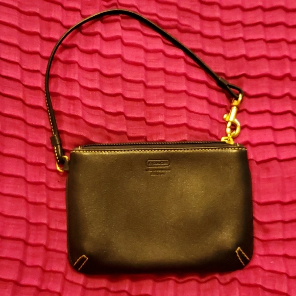 Coach Handbags - 🖤Coach🖤black leather wristlet
